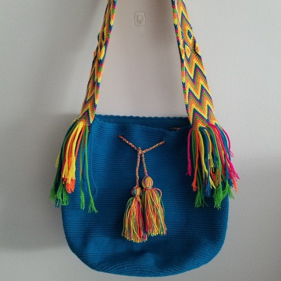 Mochilla Wayyu Handcrafted Woven Bucket Crossbody Bag Teal with Colorful Strap - Picture 5 of 13
